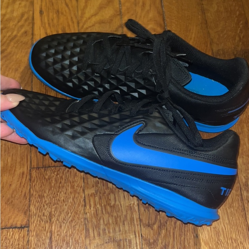 Soccer cleats